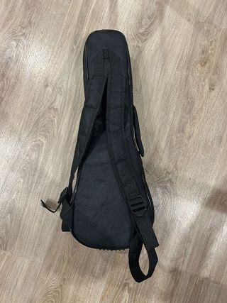 Ukelele Hricane con funda