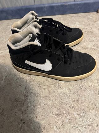 Zapatillas Nike Talla 41 Negras y Blancas