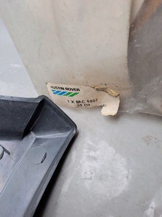 BRC8807 Acabado goma izq parachoques Rover SD1