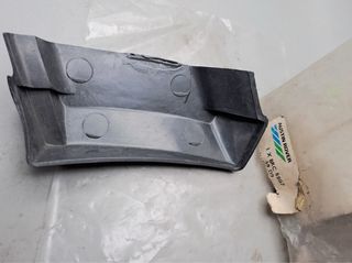 BRC8807 Acabado goma izq parachoques Rover SD1