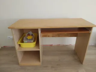 Escritorio de madera