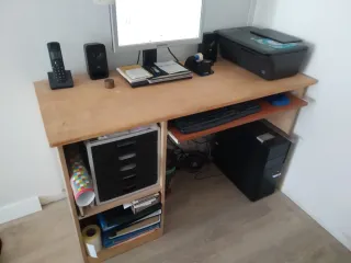 Escritorio de madera