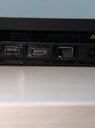 Consola Sony PS4 Slim Negra SIN MANDO URGE