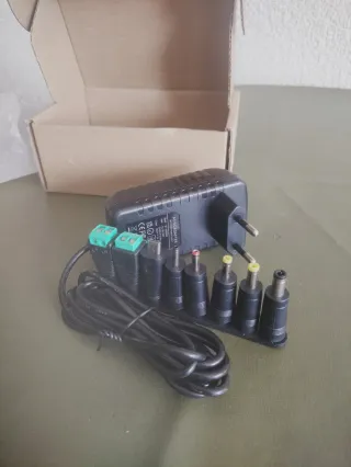 Adaptadores de corriente con varios pines