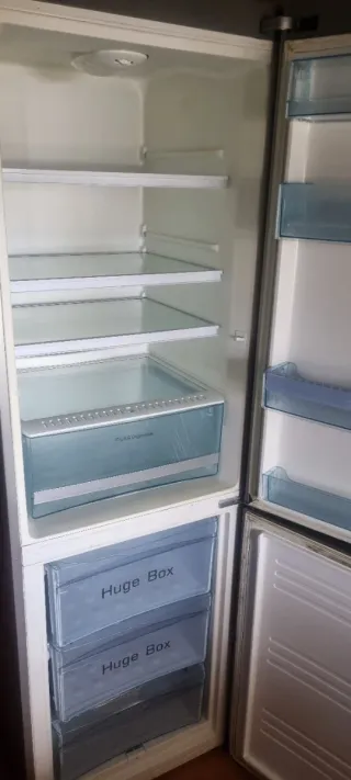 Frigorífico plateado