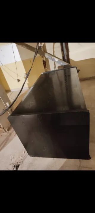 Mesa de estudio y oficina negra de madera