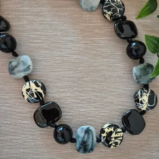 Collana con pietre dure