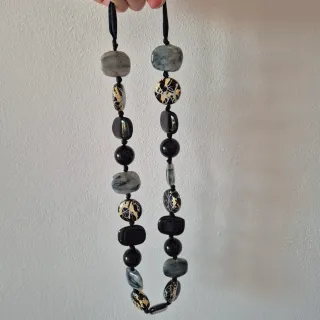 Collana con pietre dure