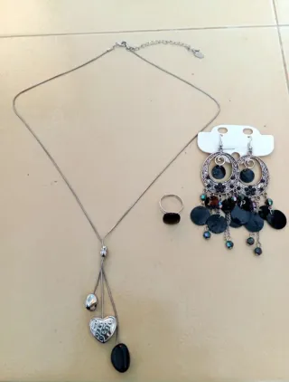 Conjunto collar corazón, anillo y pendientes NUEVO