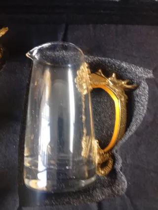 Vasos de Whisky Dorados y Transparentes