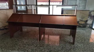 Mesa inclinada multislectura.