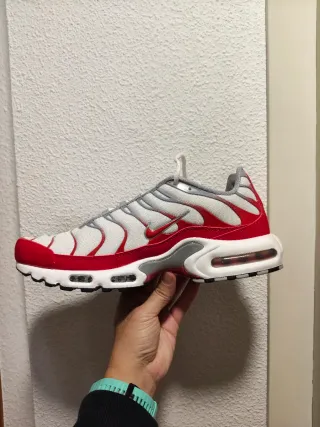 T40,5 Nike Air Max Plus Rojas