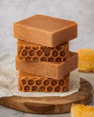 Jabones artesanales miel y cera