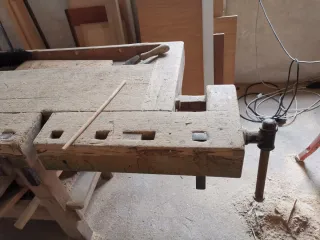 Banco de carpintero antiguo de madera