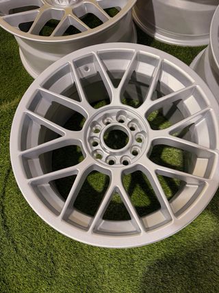Llantas BBS RC / Apex Arc8 en 17 pulgadas