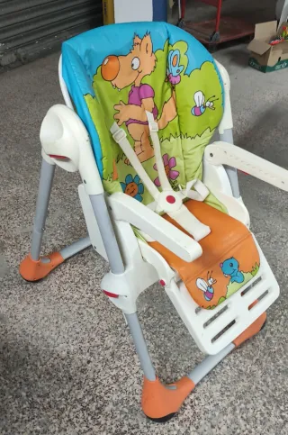 Trona Chicco Polly con diseño infantil