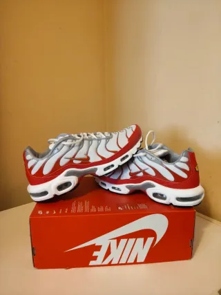 T42,5 Nike Air Max Plus Rojas