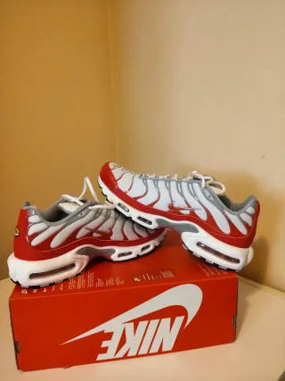 T42,5 Nike Air Max Plus Rojas
