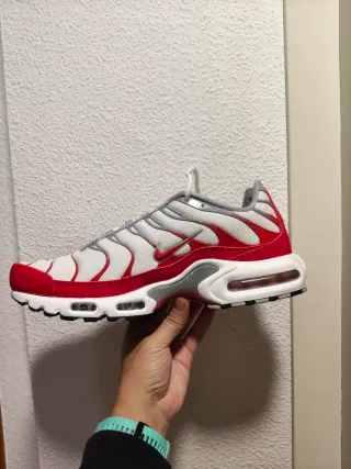 T42,5 Nike Air Max Plus Rojas