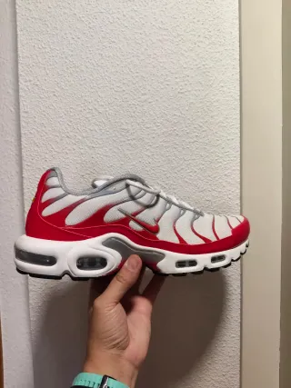 T42,5 Nike Air Max Plus Rojas
