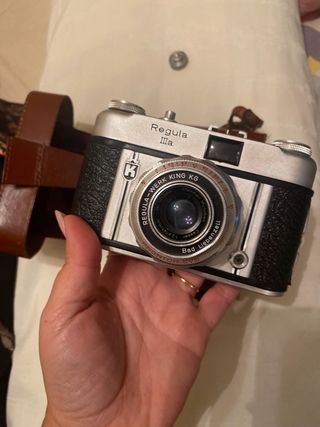 Cámara Regula IIIA vintage funda cuero