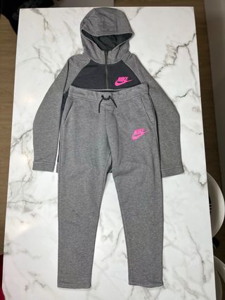 Conjunto Deportivo Nike Gris y Rosa Mujer