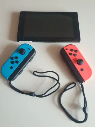 Nintendo Switch V2 + Dock Exclusivo Japón