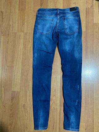 Jeans Zara Talla 36 Desgastados
