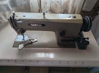 Máquina de coser Brother industrial