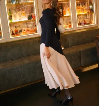 Vestido fiesta azul y beige