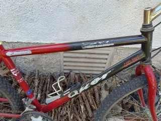 Bicicleta Montaña Roja y Negra