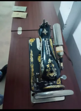 Máquina de Coser Singer Antigua