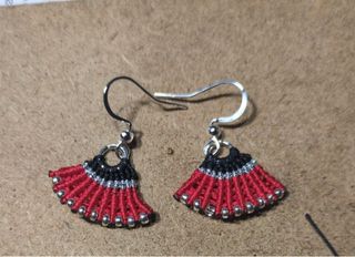 Pendientes hermosos hechos a mano.