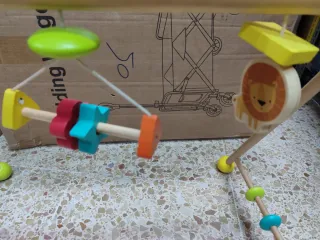 Parque de juego para bebé de madera