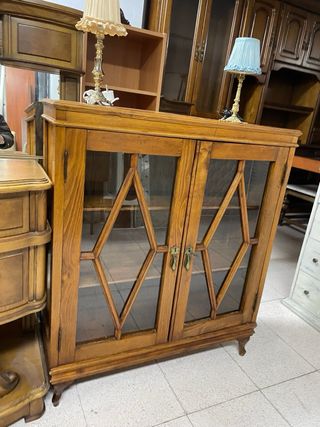 Vitrina madera castaño