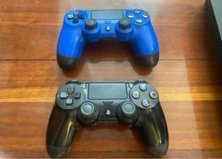 PS4 Pro 1TB + 2 mandos y 11 juegos