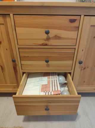 Aparador HEMNES Ikea madera