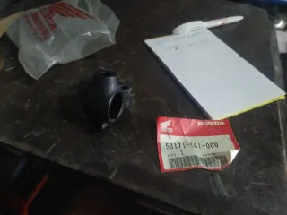 Soporte derecho Maneta freno Honda 53171-KGI-000