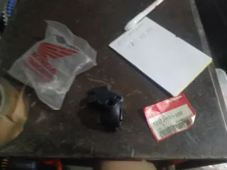 Soporte derecho Maneta freno Honda 53171-KGI-000