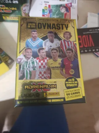 Caja Adrenalyn XL Dynasty 24-25 Panini