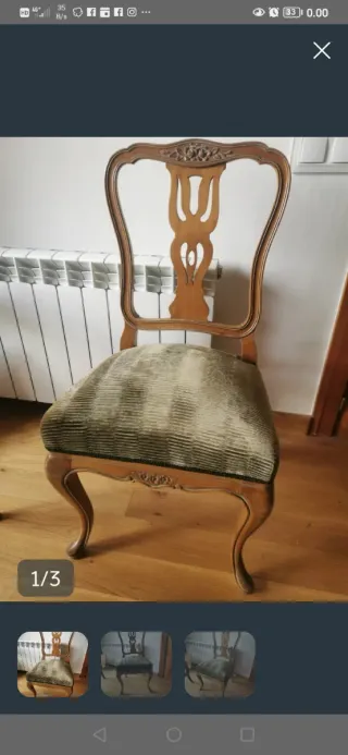 Silla de madera con tapizado de terciopelo