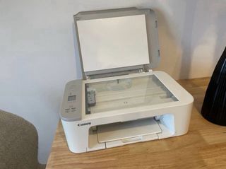Impresora Canon Blanca y Gris