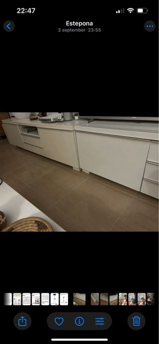 Mueble TV blanco brillantey plateado