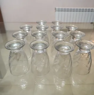 Juego de 14 vasos de cristal