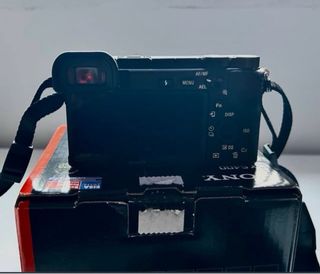 Cámara Sony Alpha a6400 + Lente 16-50mm