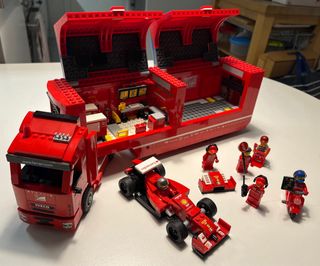 Camión Lego Escudería Ferrari