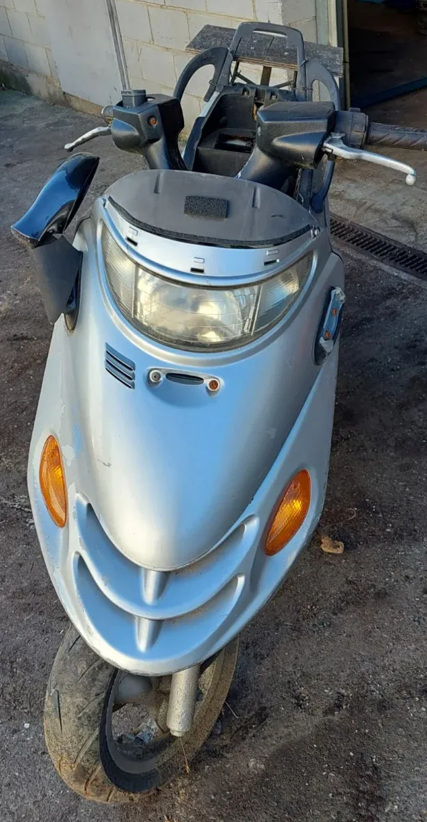 Lote 14 motos para desguace con BAJA DEFINITIVA