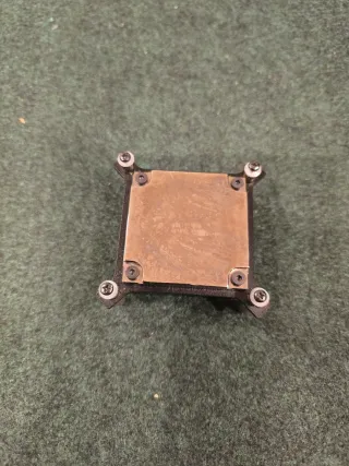 Bloque Agua Universal EKWB para Tarjeta Gráfica