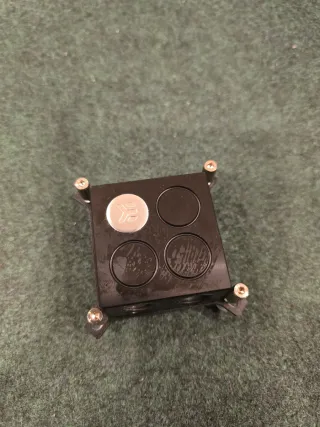 Bloque Agua Universal EKWB para Tarjeta Gráfica