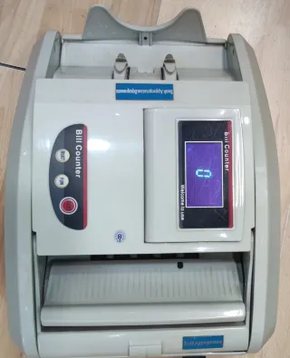 Máquina Contadora y Detector de Billetes